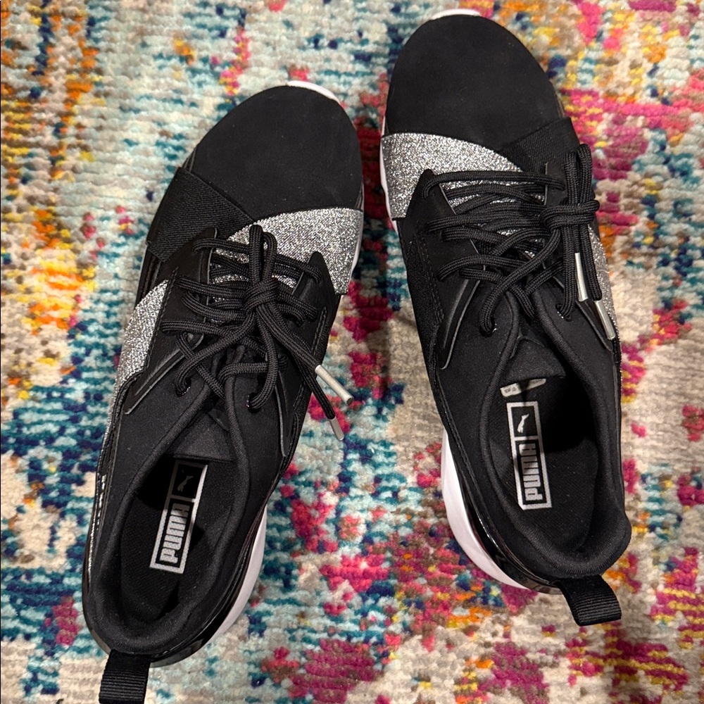 Puma | Women's Black and Silver Sneakers | Sz 8.5